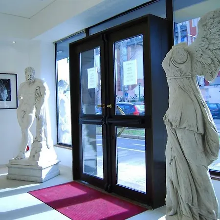 Of Art Venice Lloyd Mestre