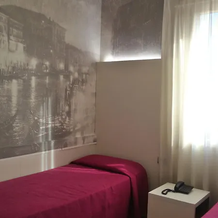 シティ オブ アート ヴェネツィア ロイド