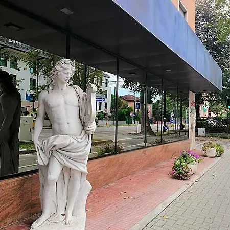 מלון Of Art Venice Lloyd 3*