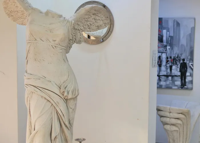 Of Art Venice Lloyd Mestre