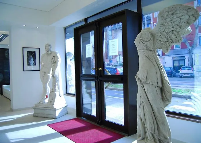 Of Art Venice Lloyd Mestre