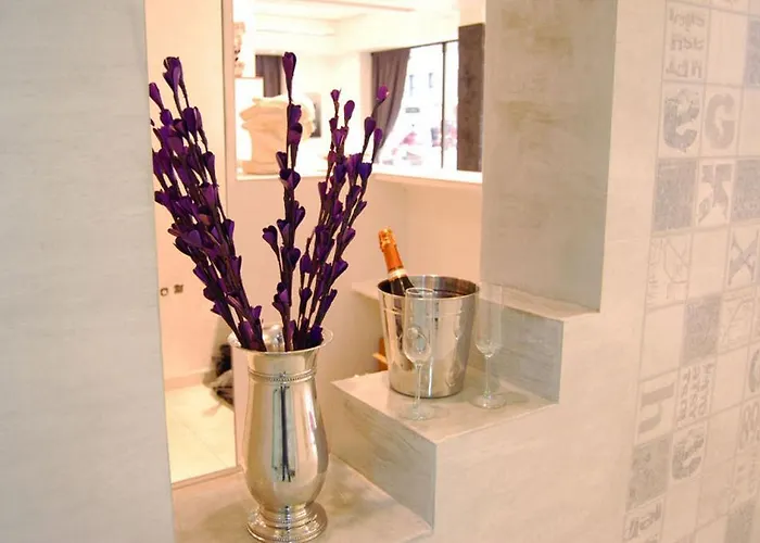 Of Art Venice Lloyd Mestre